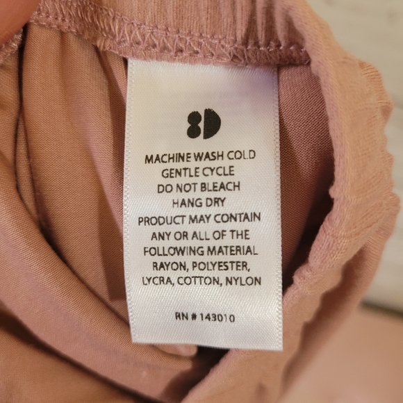 BNWT DOT DOT SMILE Baby Girl Solid Pink Buttery Soft Leggings Size 2T - Picture 5 of 8